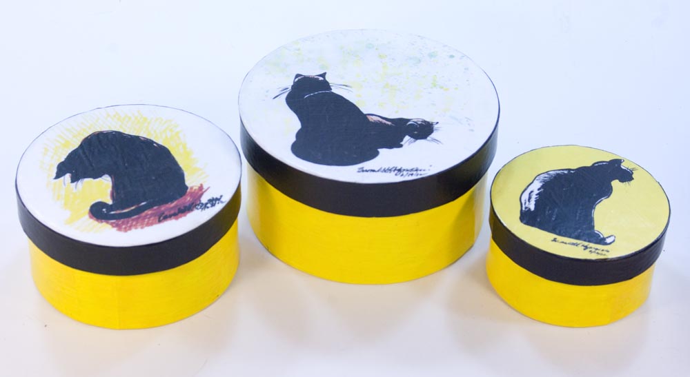 RoundBoxSet-BlackYellow-angle-sm Set of keepsake boxes with black cats