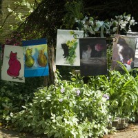 garden flags with cats