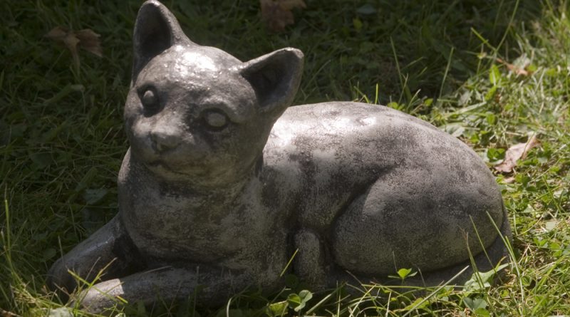 Kitty sculpture.