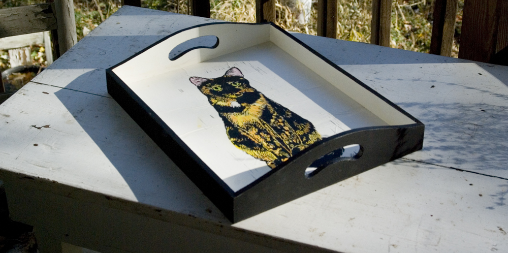 hand-painted and printed wooden tray "The Roundest Eyes"