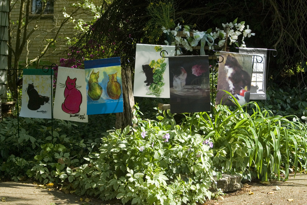 garden flags with cats