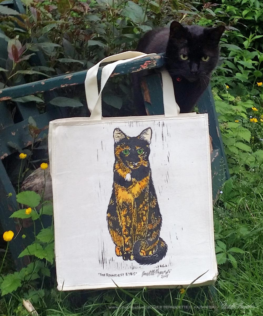 The Roundest Eyes tote bag, approved by Mimi!